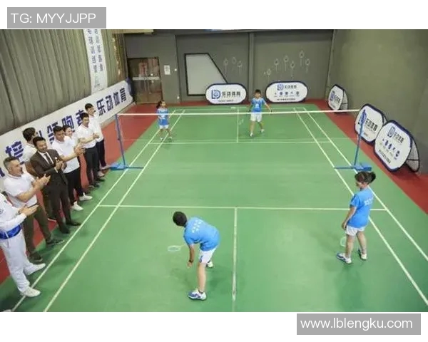 乐动体育羽毛球培训提升技巧与体能助你成为羽坛新星